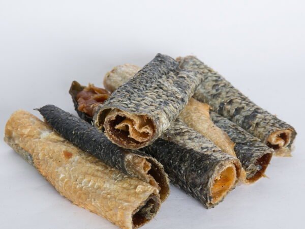 Gerookte Zalmhuid met Vlees "gerookte zalmhuid met vlees hondensnack smaakvol en natuurlijk"