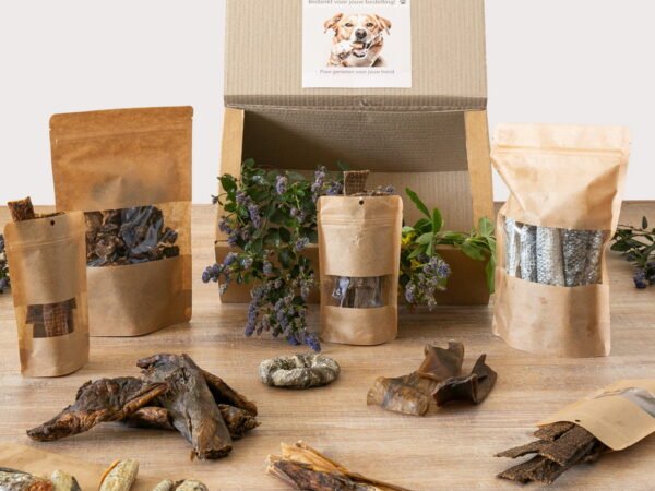 Luxe hypoallergene hondensnack box met premium natuurlijke kauwsnacks